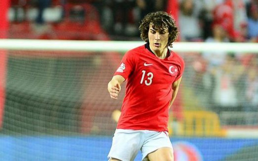 Футболист сборной Турции перешел в английский клуб
