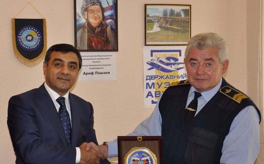 Портрет азербайджанского академика передан музею авиации Украины