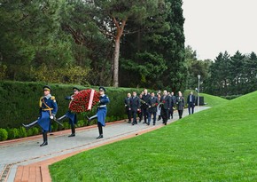 Delegation of Parliament of Georgia visits Great Leader’s graveside
