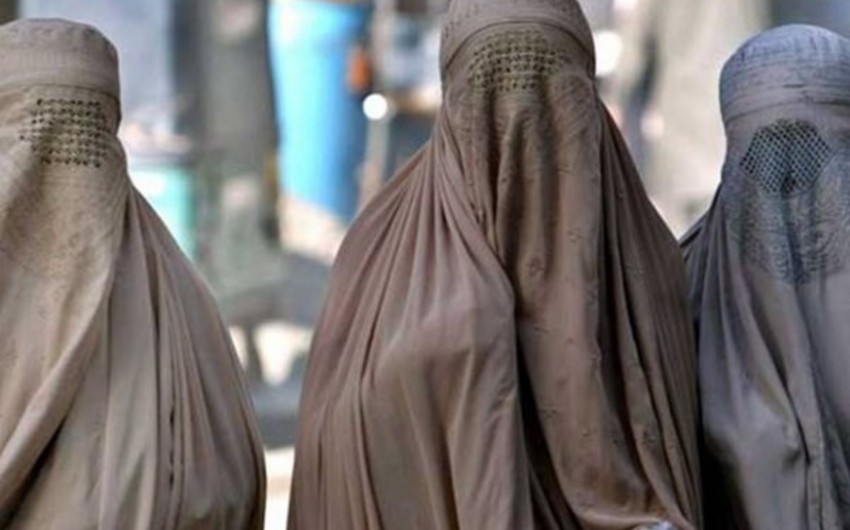 В Нидерландах запретят носить никабы и бурки в общественных местах
