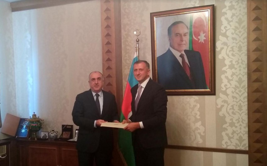 Эльмар Мамедъяров принял копии верительных грамот нового посла Грузии в Азербайджане