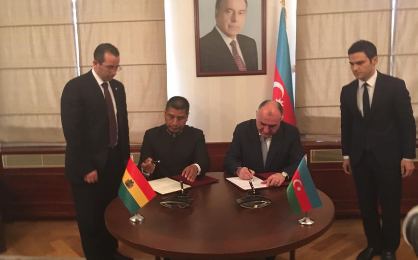 Азербайджан и Боливия подписали соглашение об отмене виз для обладателей дипломатических и служебных паспортов
