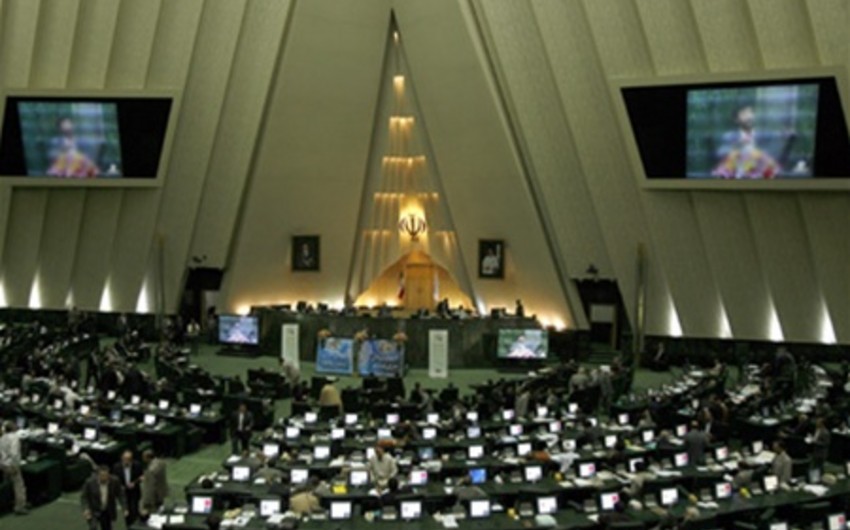 ​İranda deputatlığa namizədliyə iddiaçıların qeydiyyatı başlayıb
