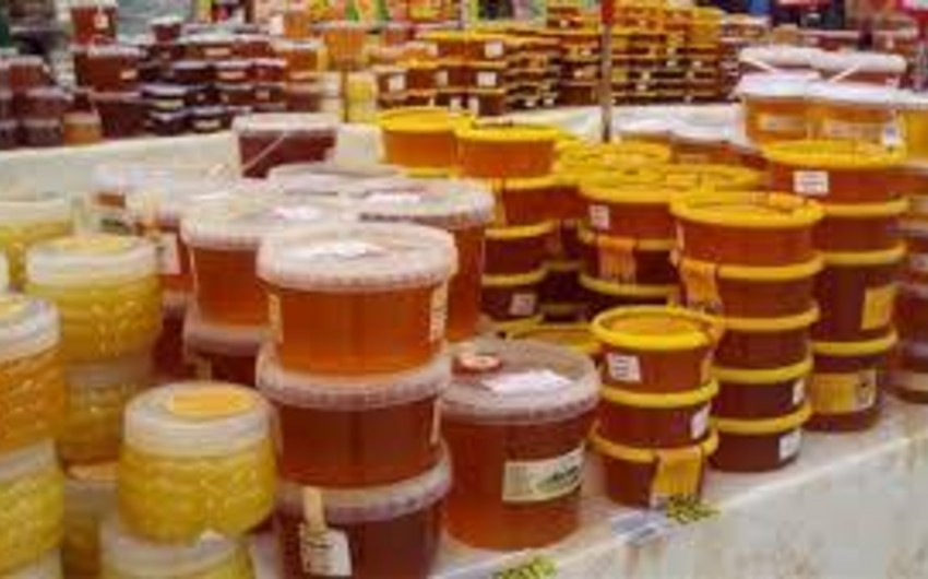 Непригодный для продажи на выставке-ярмарке в Баку мед вернут обратно