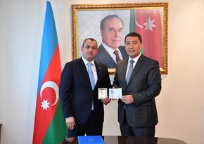Посол Казахстана вручил юбилейные медали азербайджанским депутатам