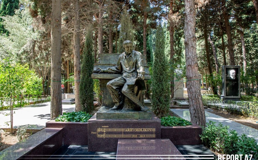 Установлен надгробный памятник народному артисту Арифу Меликову - ВИДЕО
