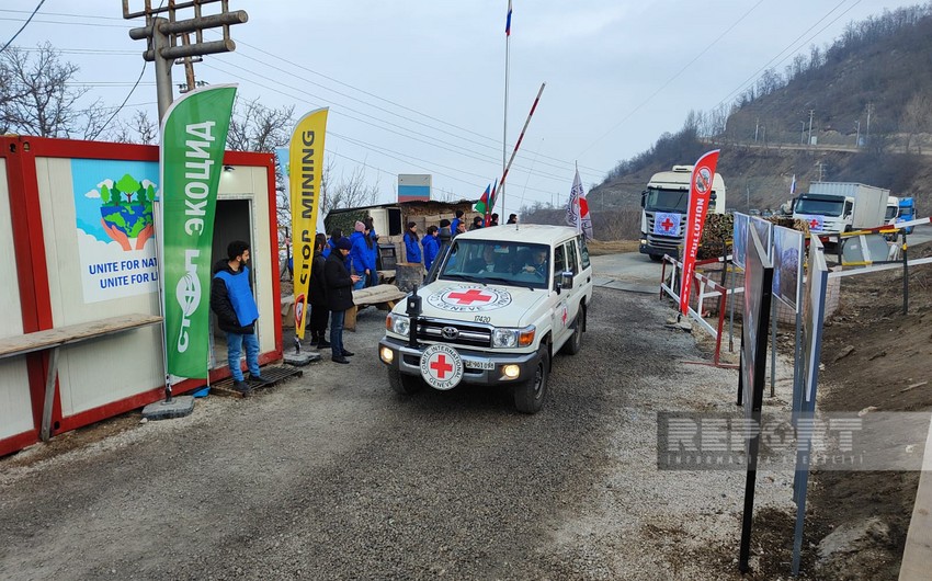 ICRC vehicles freely move through Khankandi-Lachin road