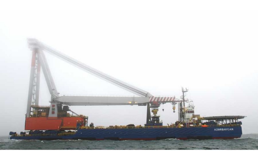 Отремонтировано крановое судно Азербайджан