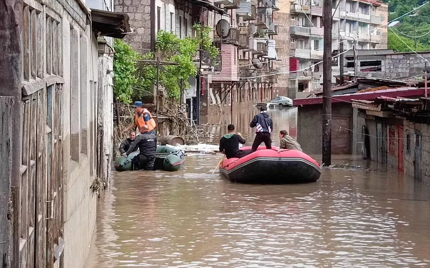 Число жертв наводнения в Армении выросло до трех