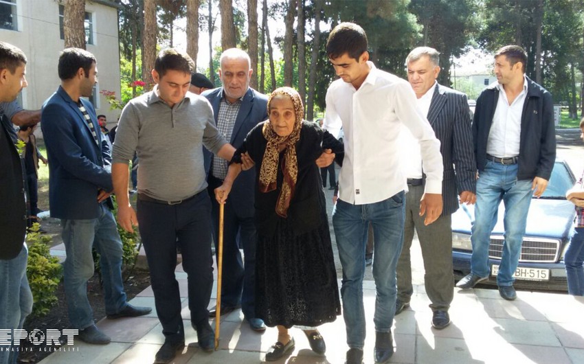 122-летняя жительница Барды приняла участие в голосовании - ФОТО