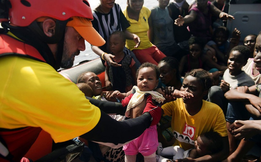 Более 1 тыс. мигрантов были спасены у побережья Ливии