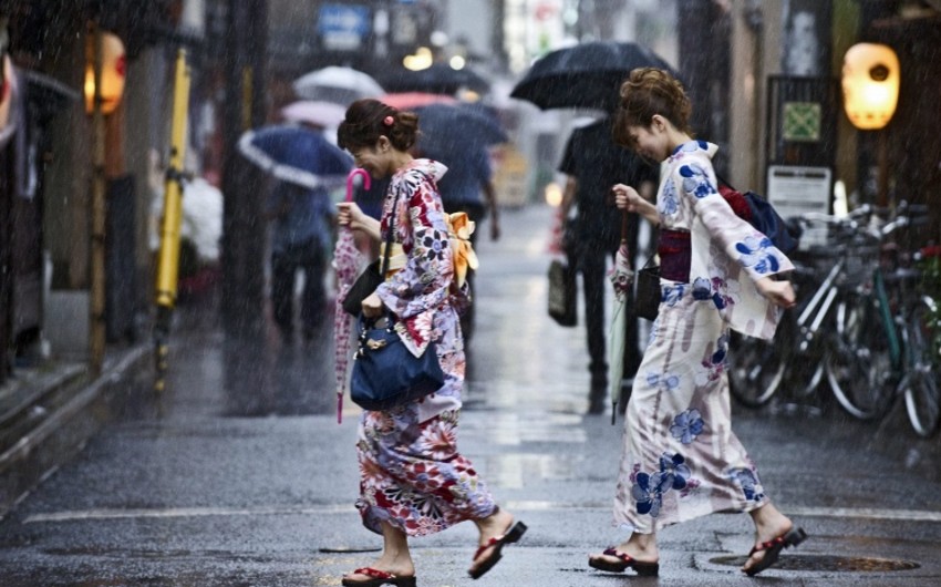 ​Два человека погибли, 33 пострадали в Японии из-за тайфуна Нангка
