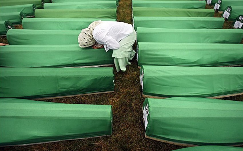 Премьер Сербии приедет в Сребреницу на труарную церемонию