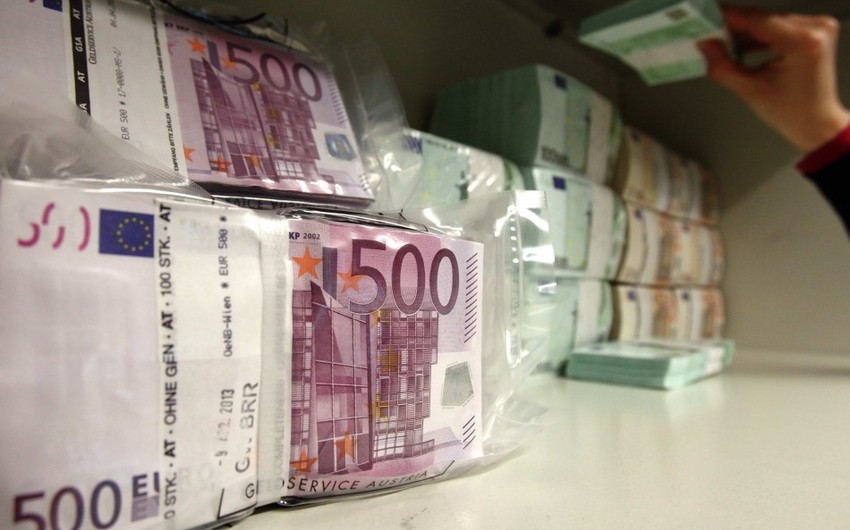 Azerbaijani population's demand for euro cash increased