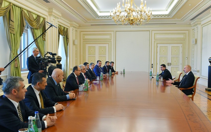 Президент Ильхам Алиев принял делегацию парламента Турции