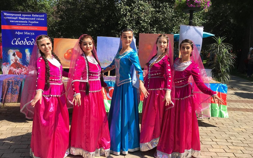 Культура Азербайджана представлена на фестивале в Киеве