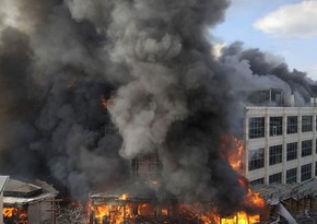 Baku shopping center on fire