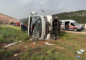 Türkiyədə sərnişin avtobusu aşıb, ölən və yaralananlar var