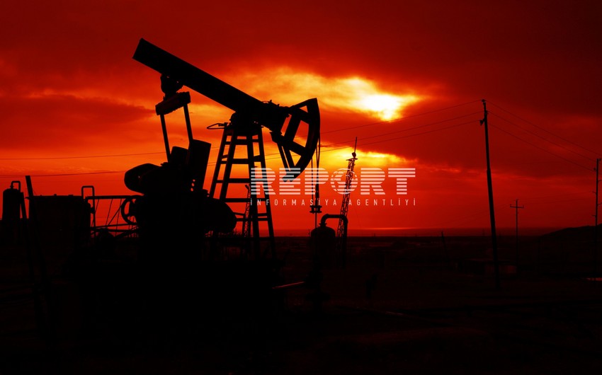 Azerbaijani oil price declines by over 2%