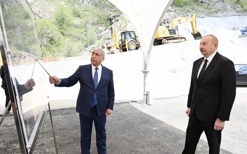 Президент Ильхам Алиев ознакомился с работами на автомобильной дороге Ханкенди-Шуша-Лачын