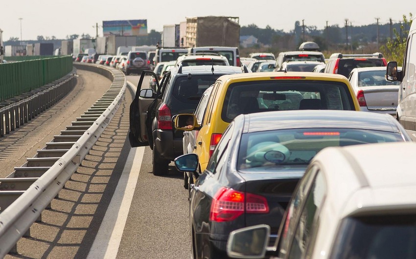 Bakıda sıxlıq müşahidə edilən yollar açıqlanıb - SİYAHI