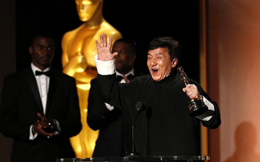 Джеки Чан получил почетный Оскар