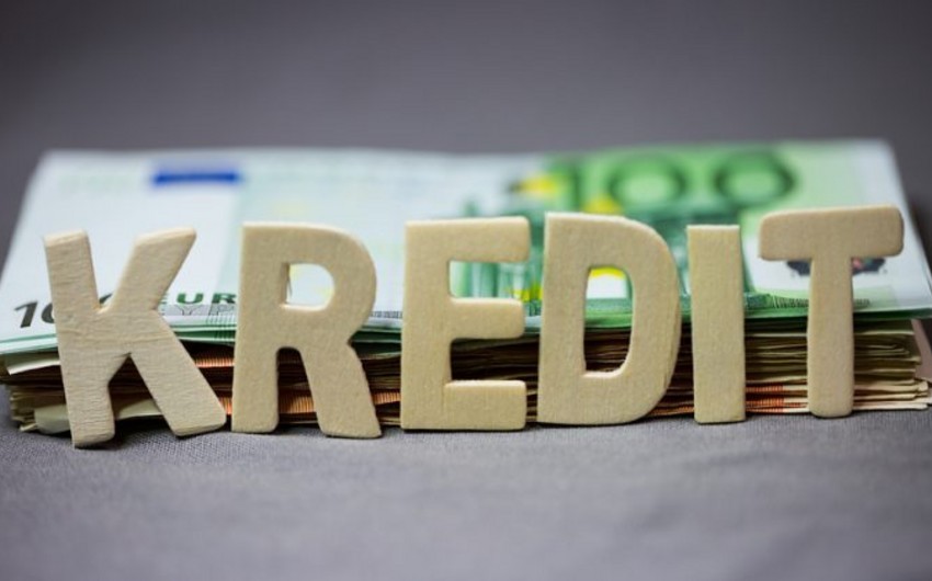 Azərbaycanın dövlət banklarının kredit qoyuluşunda payı artıb