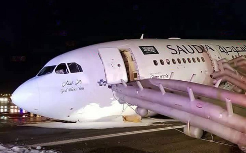 Saudia plane with landing gear failure makes emergency landing in Jeddah-VIDEO