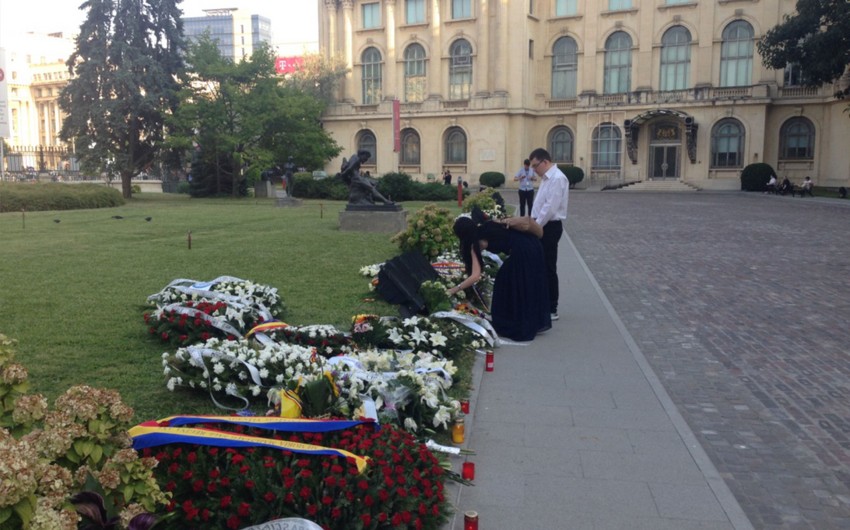 В Бухаресте проводится церемония прощания с королевой Румынии - ФОТО