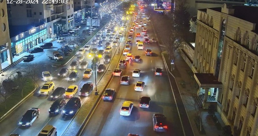 Bakının bir sıra yollarında tıxac yaranıb