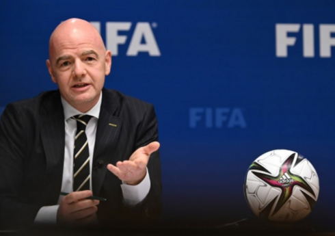 Президент ФИФА поздравил 