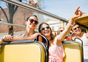 Macarıstan rusiyalı turistlər üçün yeni tələb qoyub