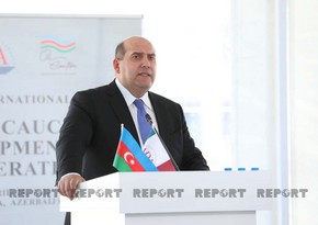 Emin Huseynov: Armenia still has chance to get on train of regional integration