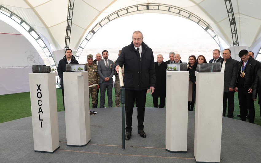 Президент заложил фундамент мемориала жертвам Ходжалинского геноцида и встретился с представителями общественности района