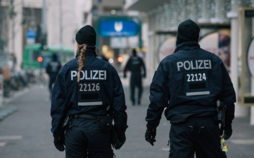 В Берлине неизвестный напал на полицейских