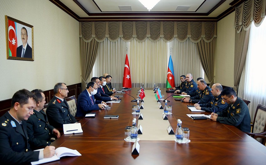 Azerbaijani, Turkish top military officers mull setting up joint industries