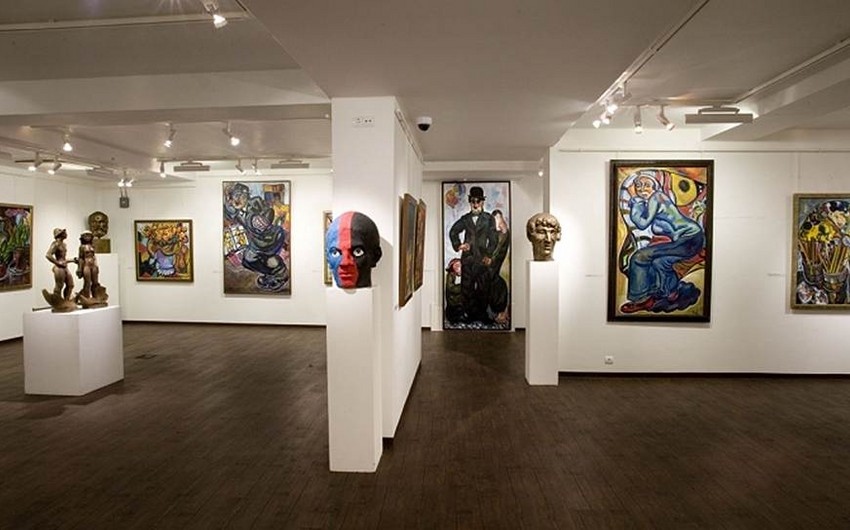 Азербайджанские художники принимают участие в международной выставке искусства в Тбилиси
