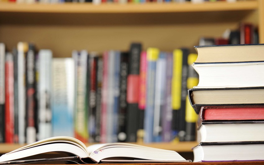 Со следующего года в зарубежных странах приступят к раздаче учебников на азербайджанском языке