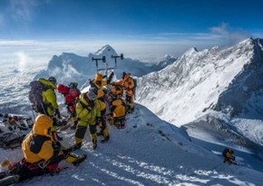 Китай установил на вершине Эвереста самую высокую метеостанцию в мире