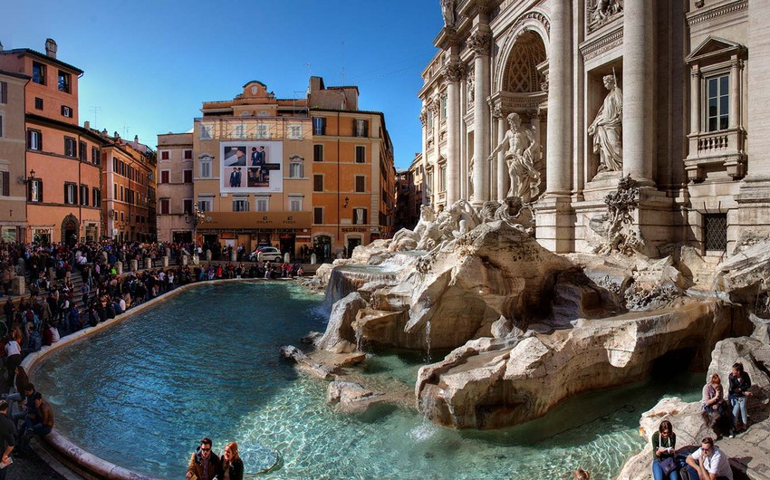 Туристы закинули в главный фонтан Италии 1,4 млн евро за год