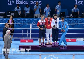 Prezident İlham Əliyev Bakı 2015də qalib gələn Pərviz Bağırova qızıl medalı təqdim edib - FOTO