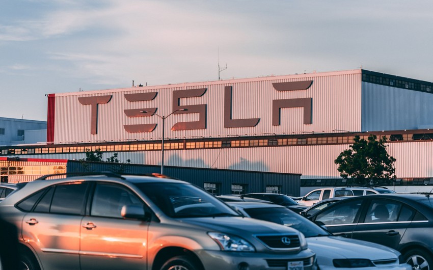 “Tesla” 7,6 min elektromobilini geri çağırır