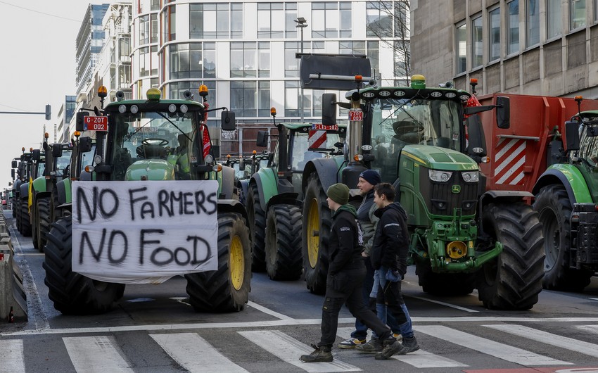 В Брюсселе начались столкновения фермеров с полицией