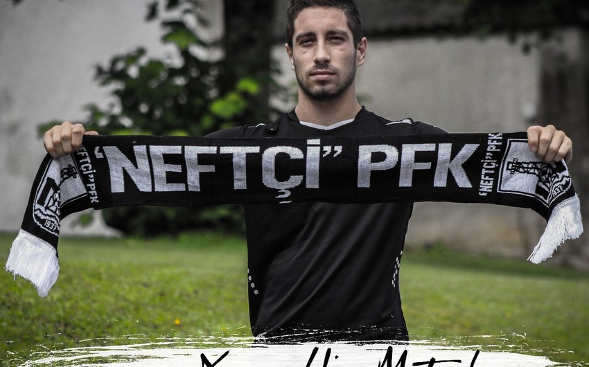 Neftchi signs contract with Croatian footballer Mateo Muzhek