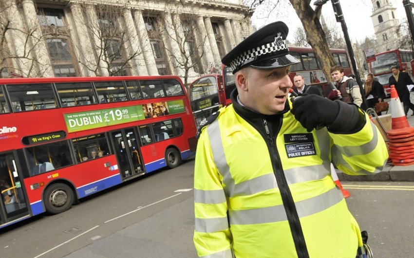 More armed police seen on London streets to prevent terrorist attacks