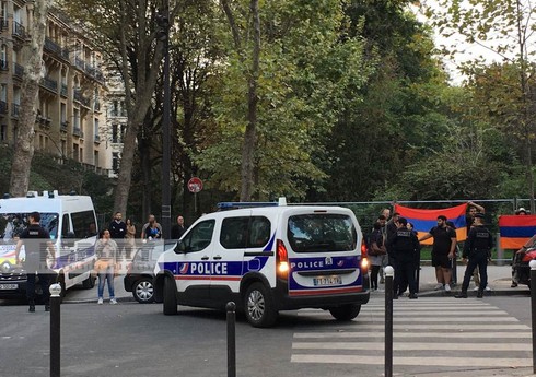 Армяне попытались напасть на Культурный центр посольства Азербайджана во Франции
