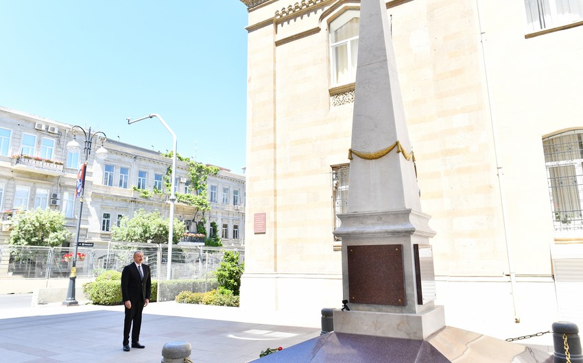 President Ilham Aliyev visits monument to Azerbaijan Democratic Republic