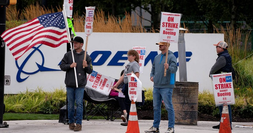 Boeing gives union more time to vote on offer getting poor reviews from striking workers