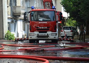 В Баку произошел пожар в автобусе