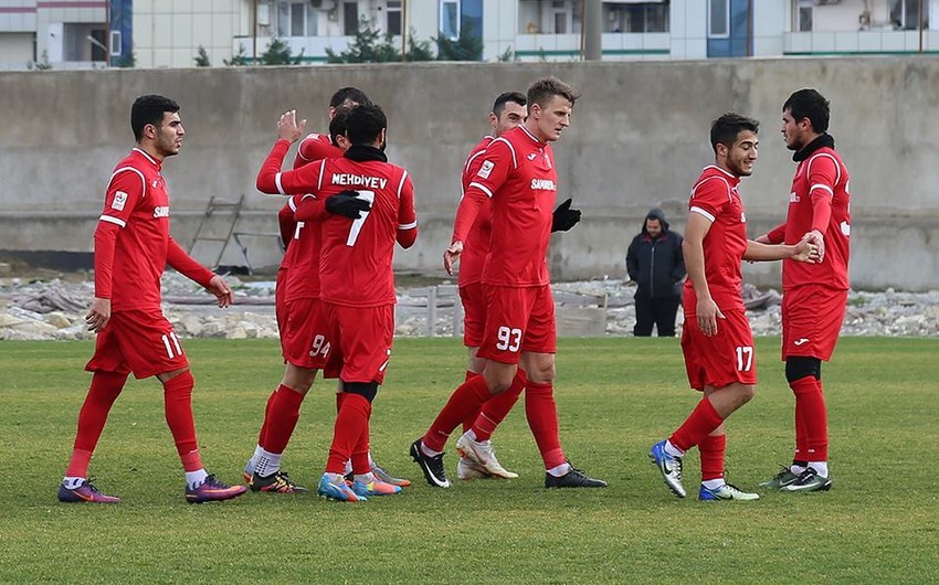 В Азербайджане первый футбольный матч года начался полным разгромом команды-соперницы
